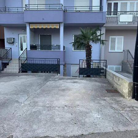 Petris - Private Parking - Self Check-in * زادار